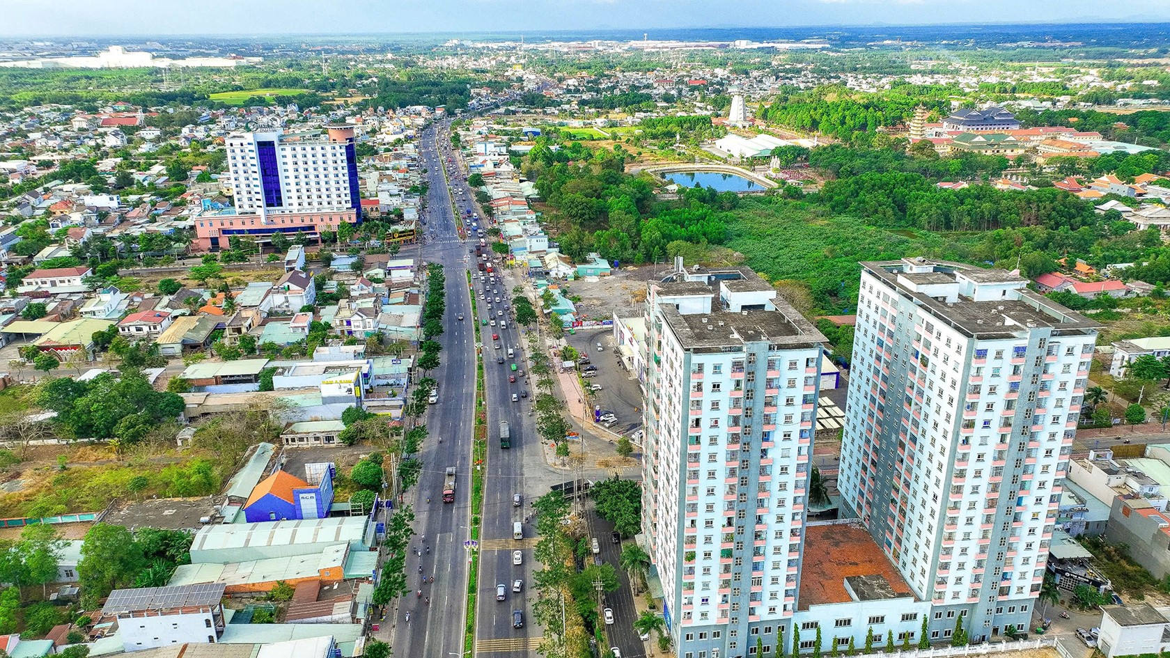 Thuê Xe Hợp Đồng Đi Tỉnh Tại Phú Mỹ - Huynhpham Travel